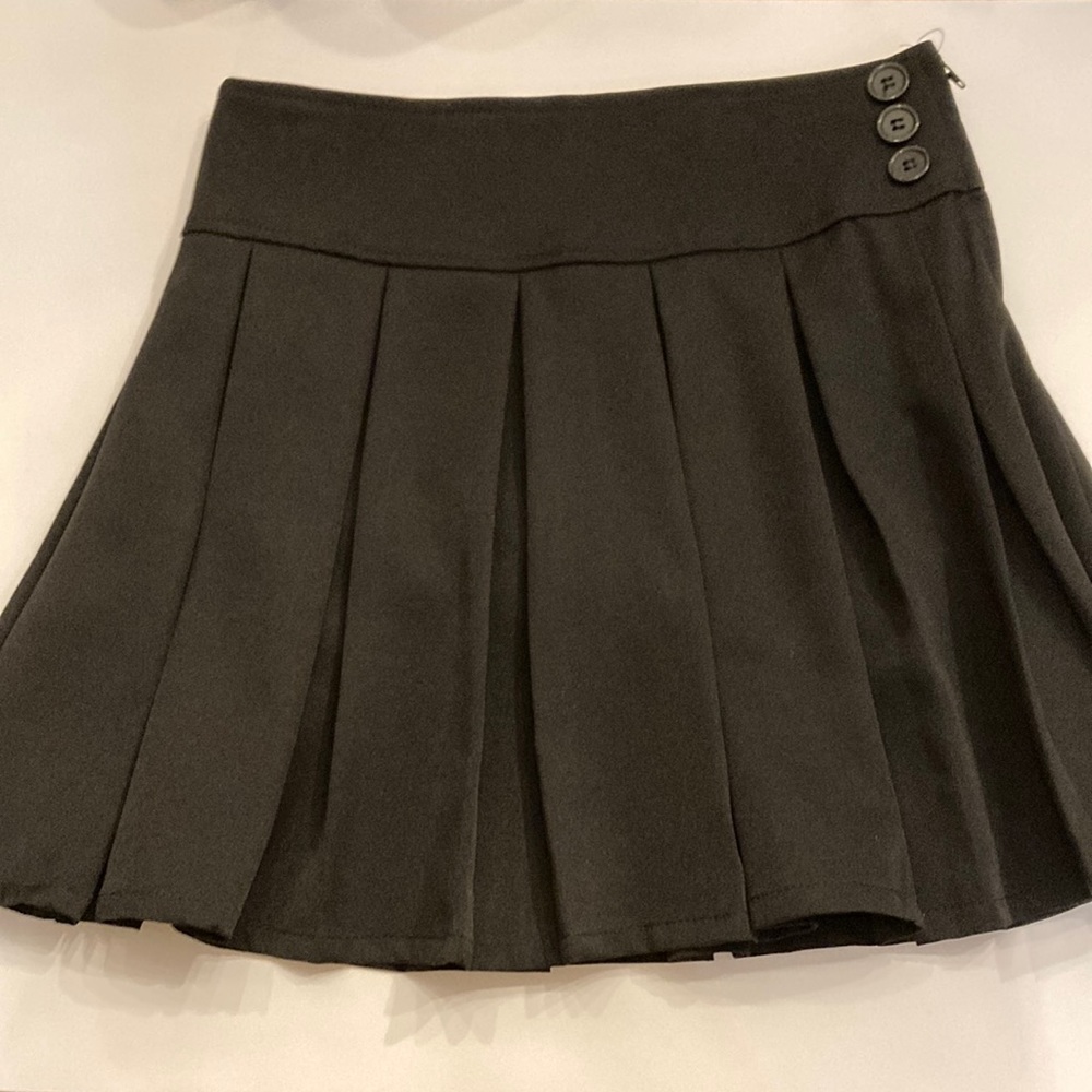 Size 10 in kids Black bienzoe School shirt with shorts